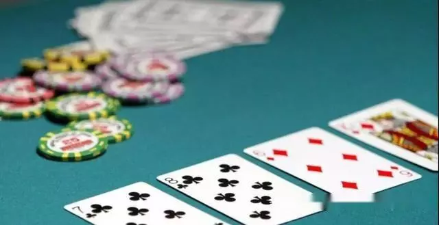 德州扑克半诈唬技巧的优势，这么打就对了！(图2)